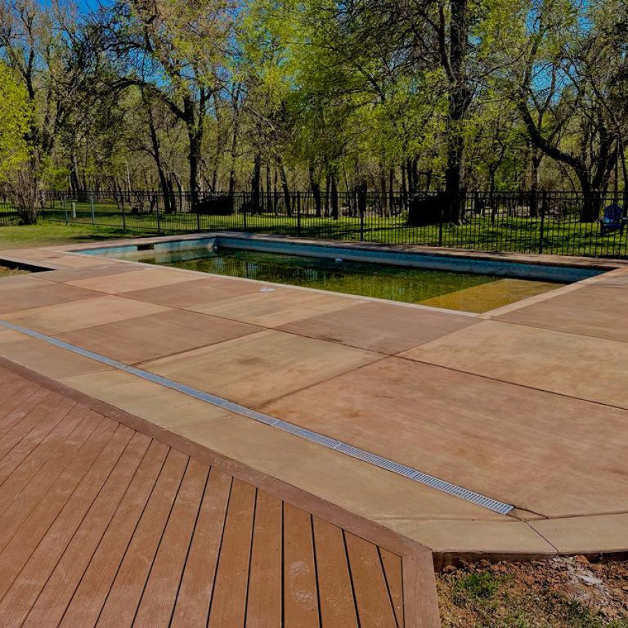 Pool Deck with Color 